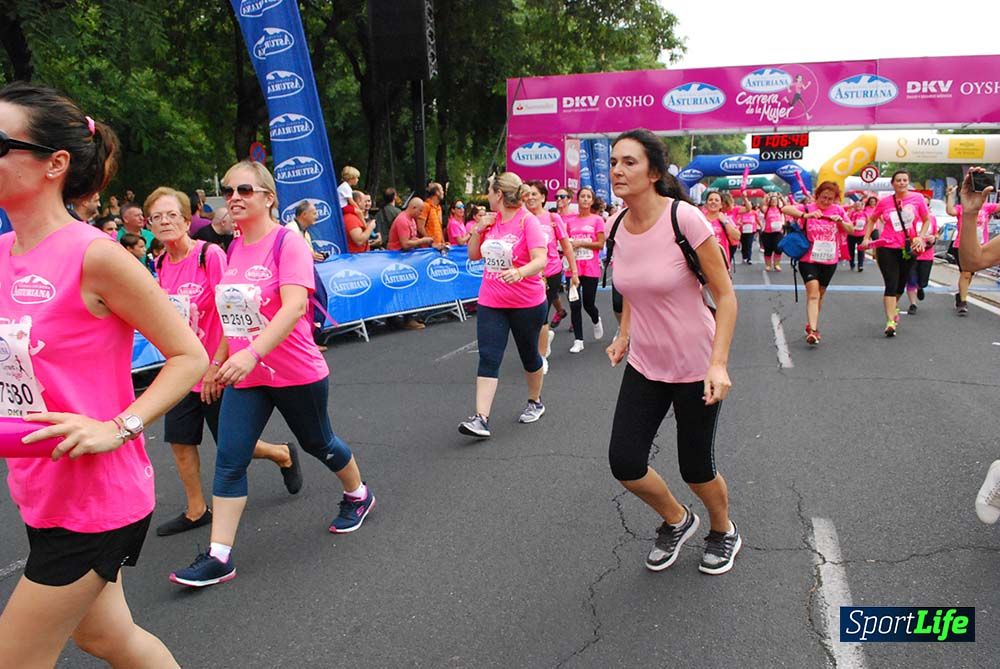 Carrera de la Mujer Sevilla meta 9 (arco derecho) desde 1h05 a 1h12