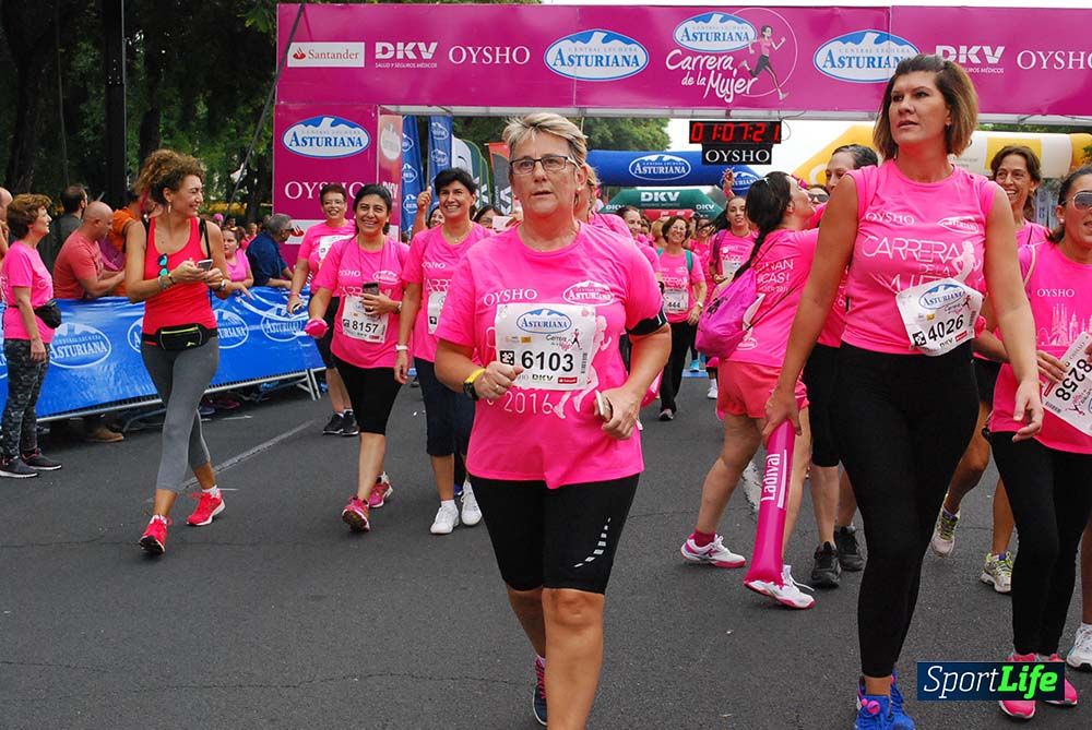 Carrera de la Mujer Sevilla meta 9 (arco derecho) desde 1h05 a 1h12