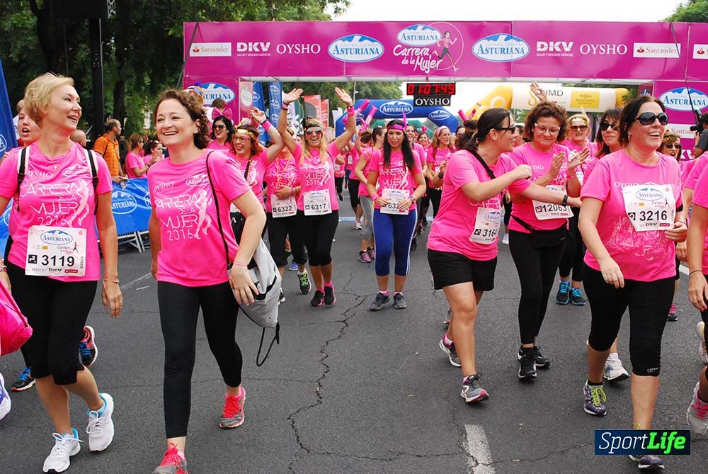 Carrera de la Mujer Sevilla meta 9 (arco derecho) desde 1h05 a 1h12