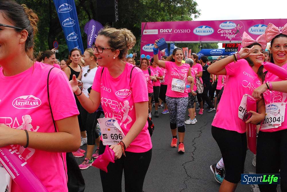 Carrera de la Mujer Sevilla meta 9 (arco derecho) desde 1h05 a 1h12