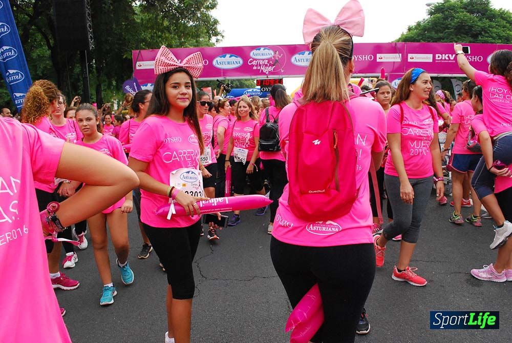 Carrera de la Mujer Sevilla meta 9 (arco derecho) desde 1h05 a 1h12