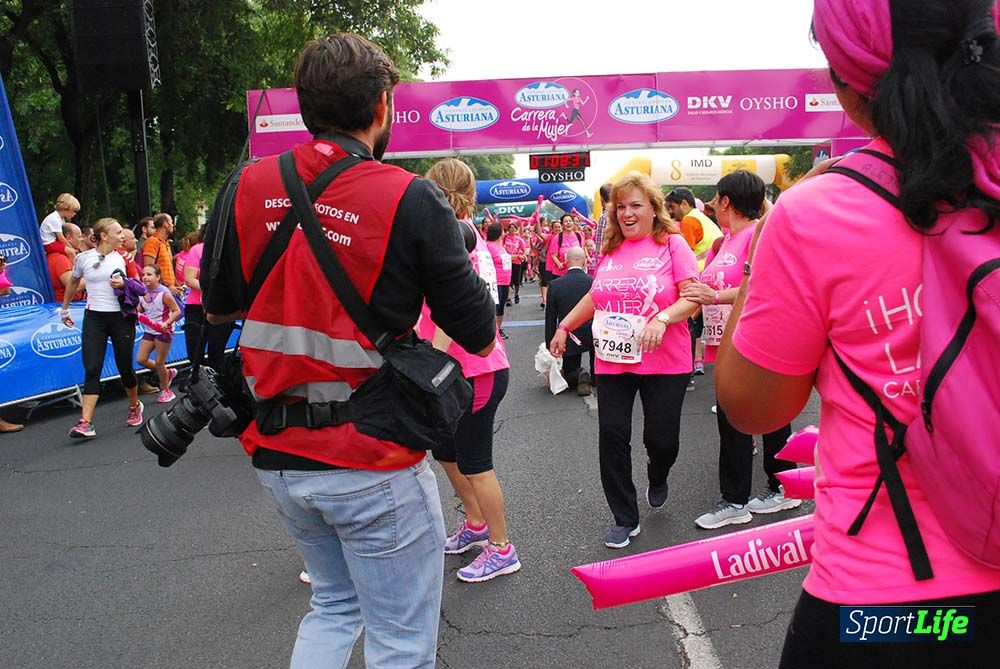 Carrera de la Mujer Sevilla meta 9 (arco derecho) desde 1h05 a 1h12