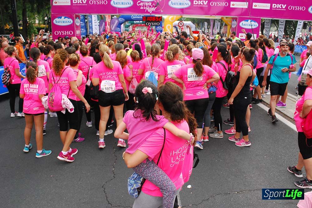 Carrera de la Mujer Sevilla meta 9 (arco derecho) desde 1h05 a 1h12
