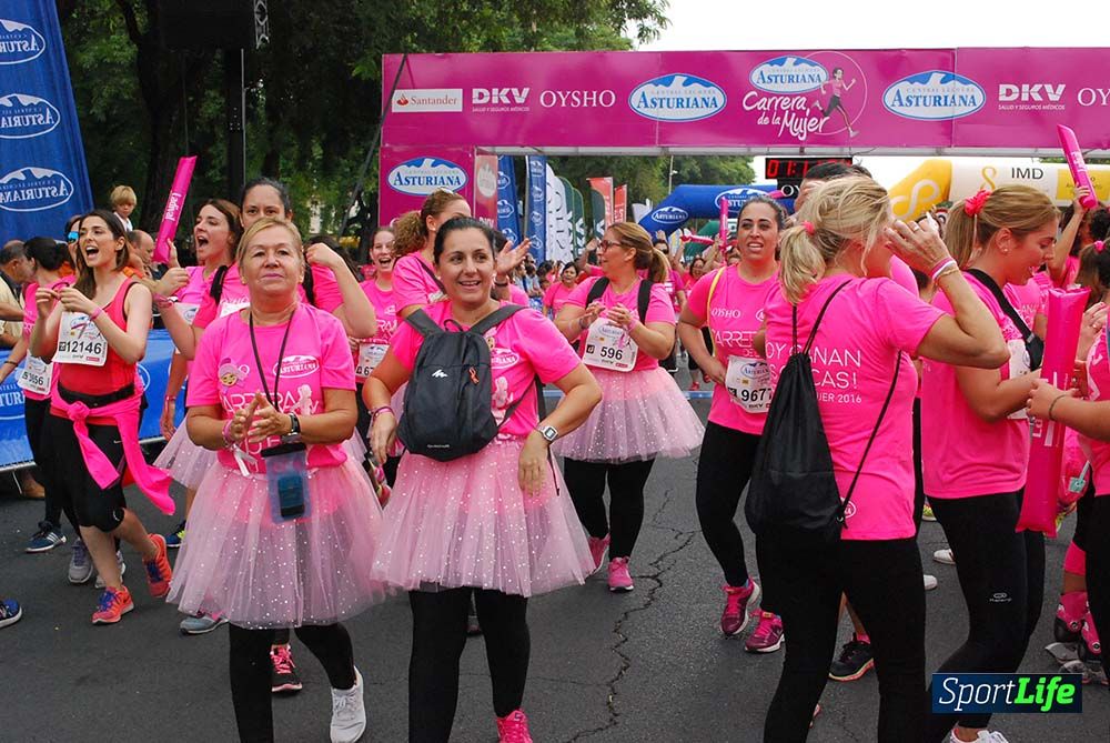 Carrera de la Mujer Sevilla meta 9 (arco derecho) desde 1h05 a 1h12