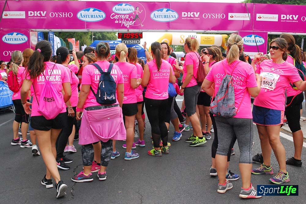 Carrera de la Mujer Sevilla meta 9 (arco derecho) desde 1h05 a 1h12