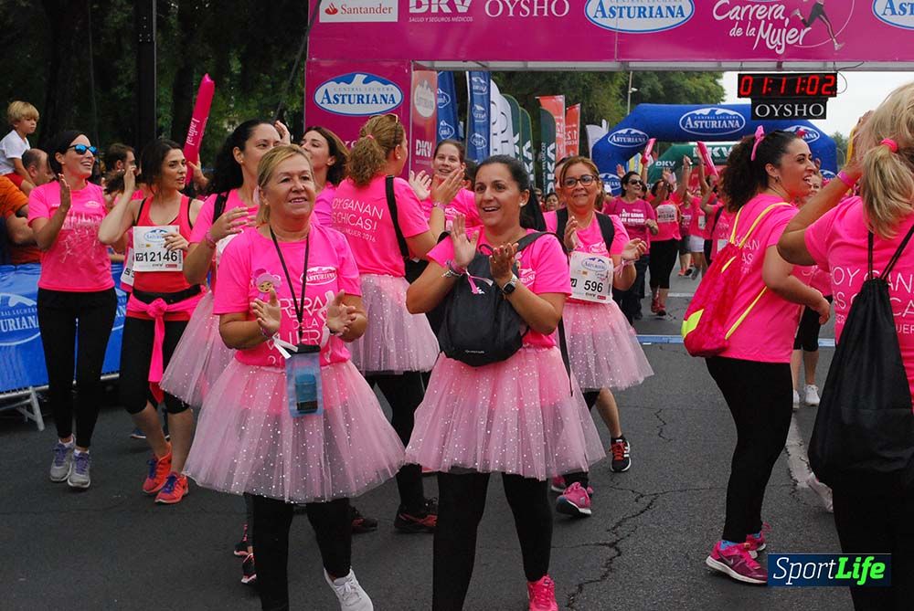 Carrera de la Mujer Sevilla meta 9 (arco derecho) desde 1h05 a 1h12