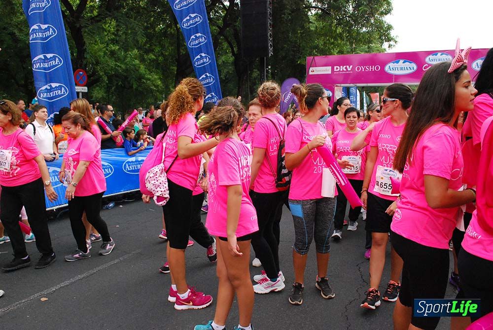 Carrera de la Mujer Sevilla meta 9 (arco derecho) desde 1h05 a 1h12