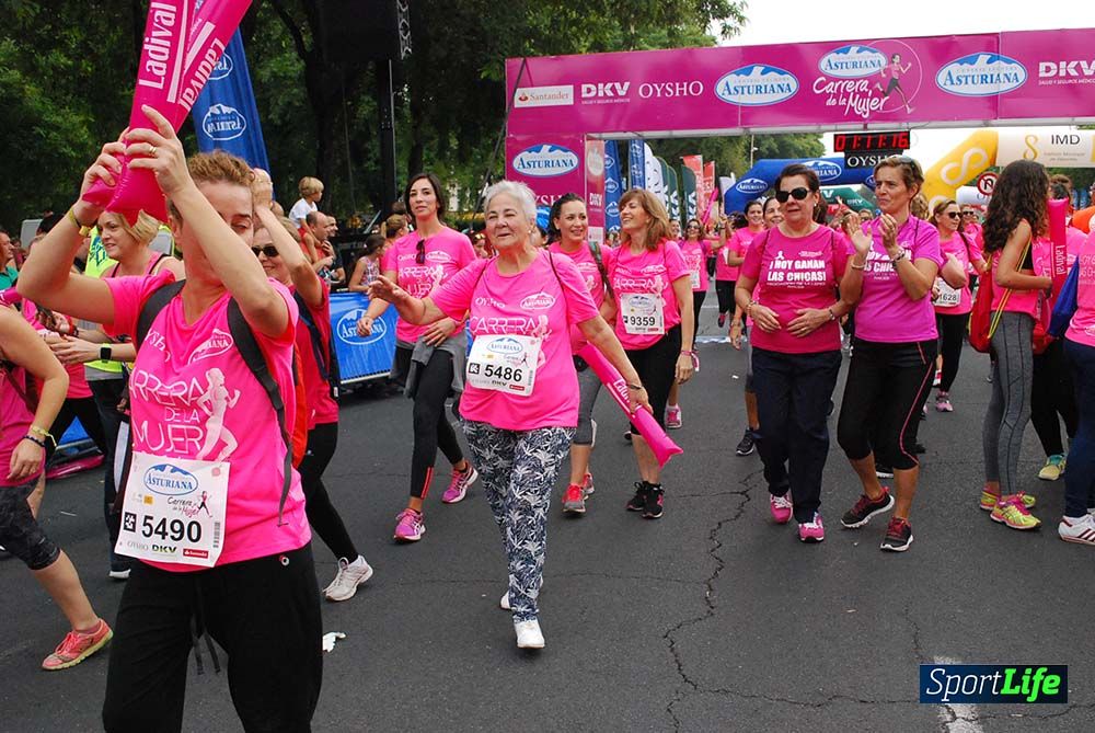 Carrera de la Mujer Sevilla meta 9 (arco derecho) desde 1h05 a 1h12