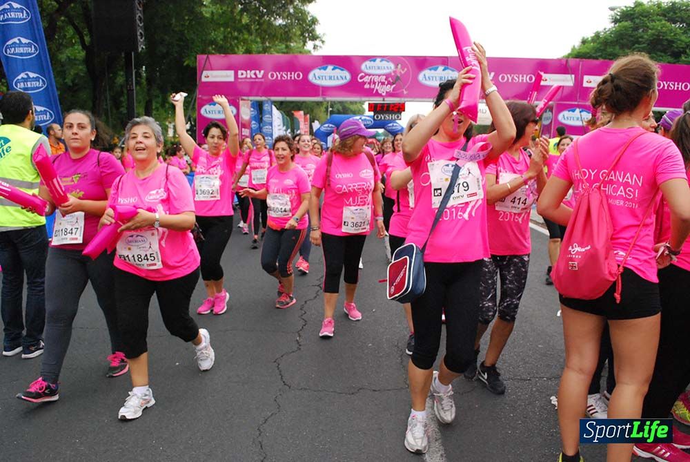 Carrera de la Mujer Sevilla meta 9 (arco derecho) desde 1h05 a 1h12