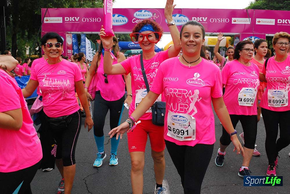 Carrera de la Mujer Sevilla meta 9 (arco derecho) desde 1h05 a 1h12
