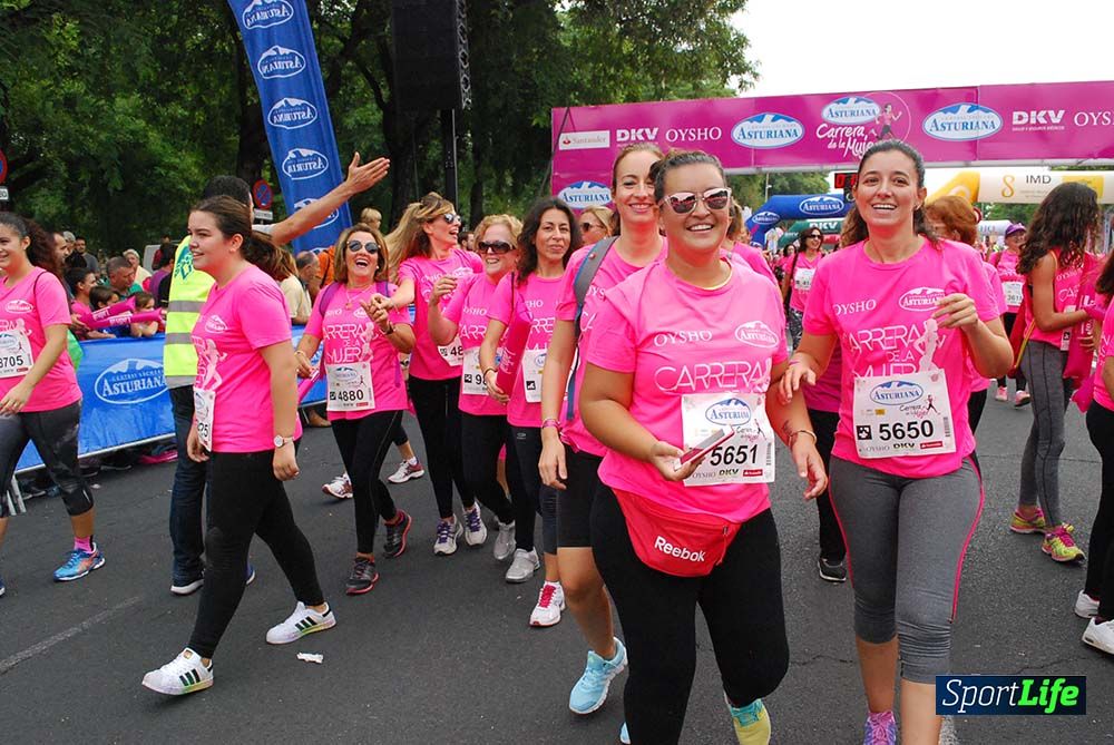 Carrera de la Mujer Sevilla meta 9 (arco derecho) desde 1h05 a 1h12