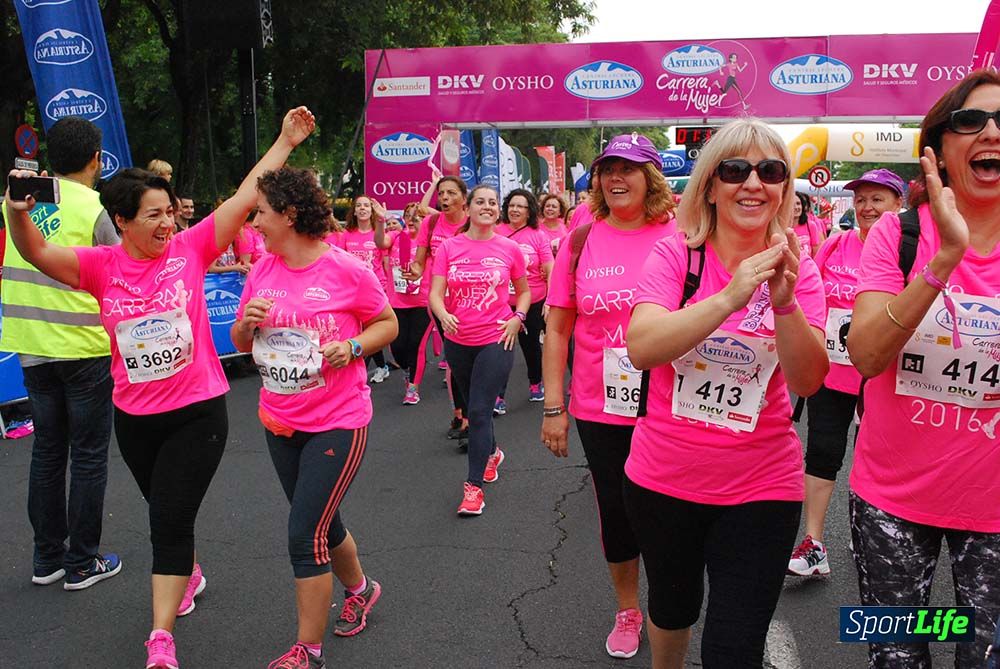 Carrera de la Mujer Sevilla meta 9 (arco derecho) desde 1h05 a 1h12