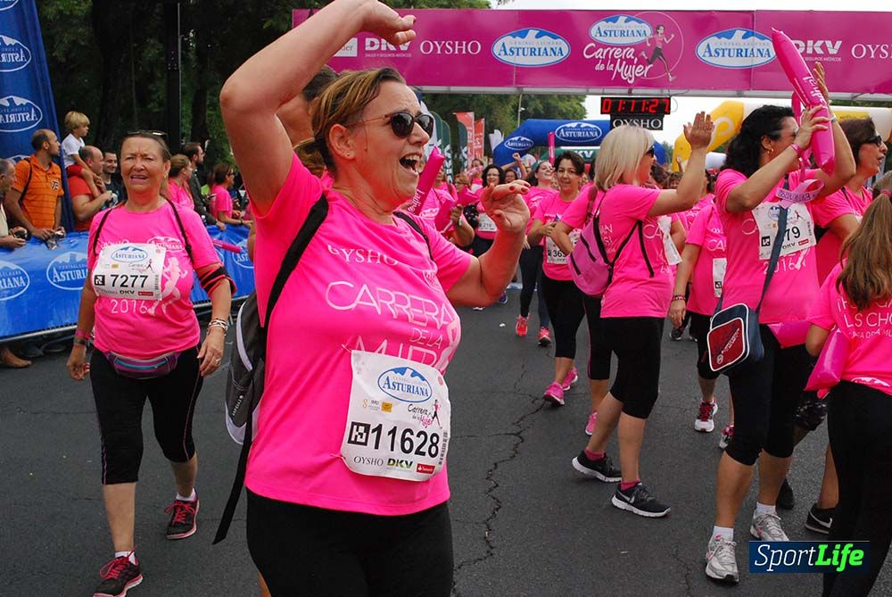 Carrera de la Mujer Sevilla meta 9 (arco derecho) desde 1h05 a 1h12