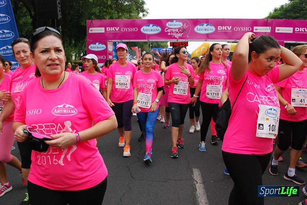 Carrera de la Mujer Sevilla meta 9 (arco derecho) desde 1h05 a 1h12
