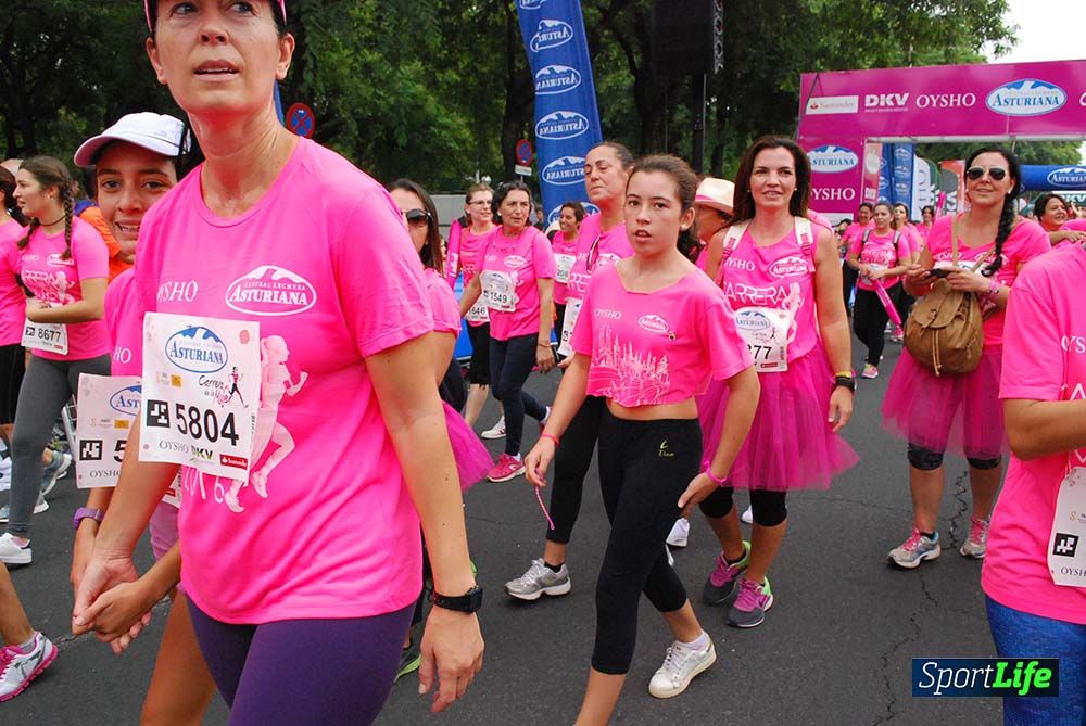 Carrera de la Mujer Sevilla meta 9 (arco derecho) desde 1h05 a 1h12