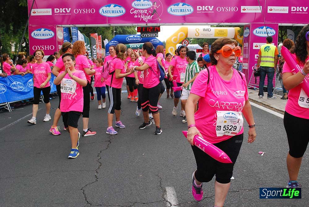 Carrera de la Mujer Sevilla meta 9 (arco derecho) desde 1h05 a 1h12