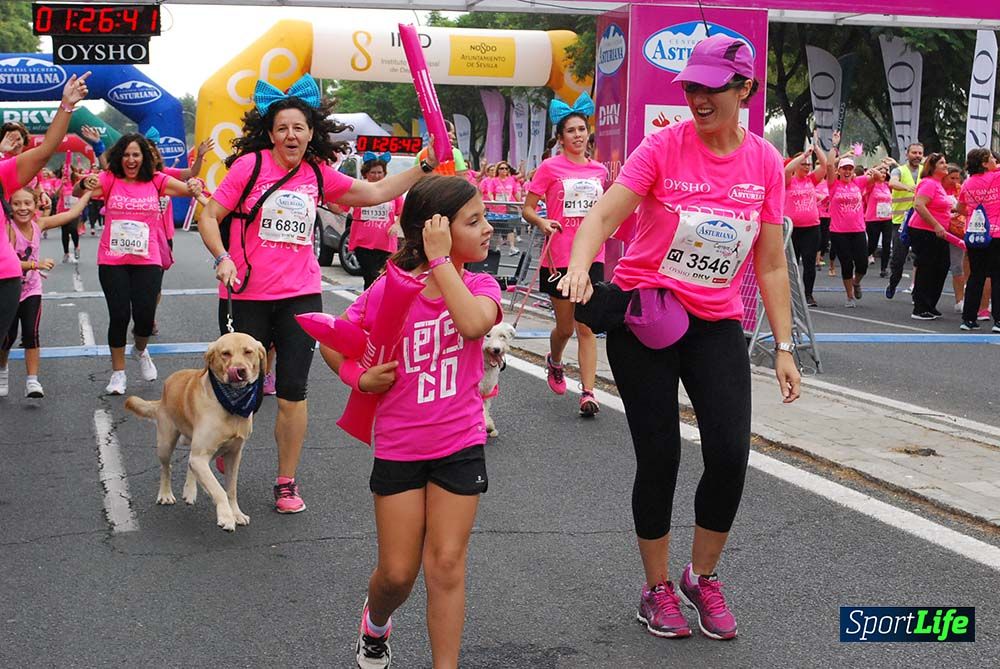 Carrera de la Mujer Sevilla meta 12 (arco derecho) desde 1h23 hasta 1h30