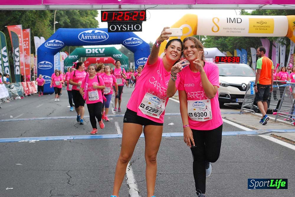 Carrera de la Mujer Sevilla meta 12 (arco derecho) desde 1h23 hasta 1h30
