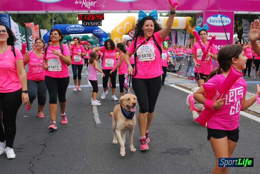 Carrera de la Mujer Sevilla meta 12 (arco derecho) desde 1h23 hasta 1h30