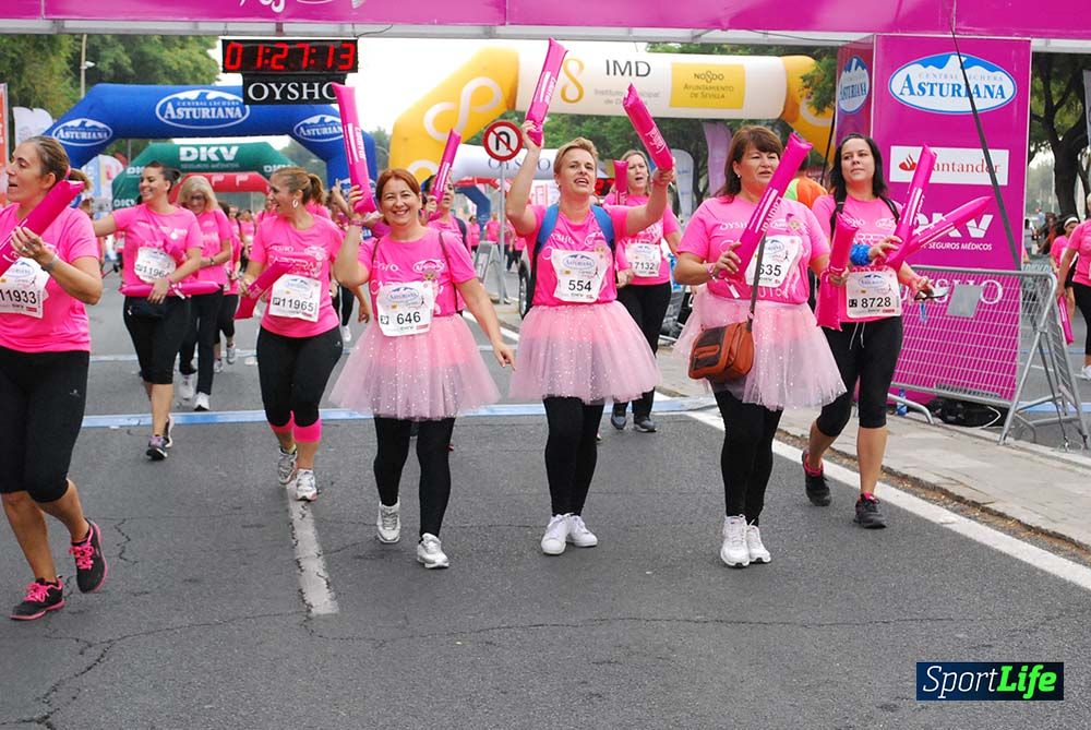 Carrera de la Mujer Sevilla meta 12 (arco derecho) desde 1h23 hasta 1h30