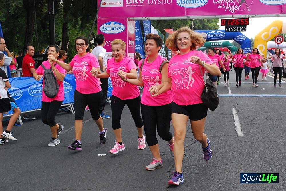 Carrera de la Mujer Sevilla meta 12 (arco derecho) desde 1h23 hasta 1h30