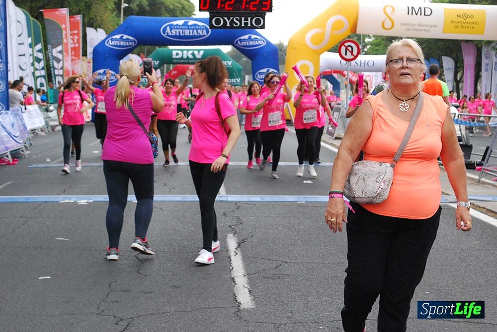 Carrera de la Mujer Sevilla meta 12 (arco derecho) desde 1h23 hasta 1h30
