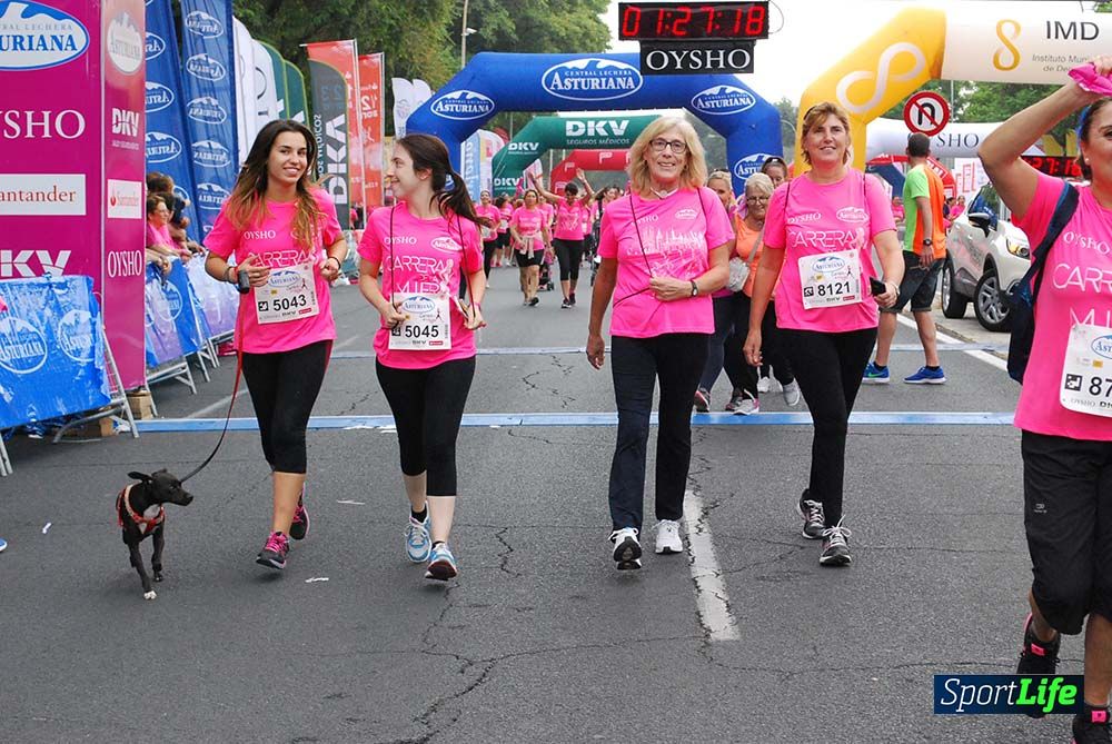 Carrera de la Mujer Sevilla meta 12 (arco derecho) desde 1h23 hasta 1h30