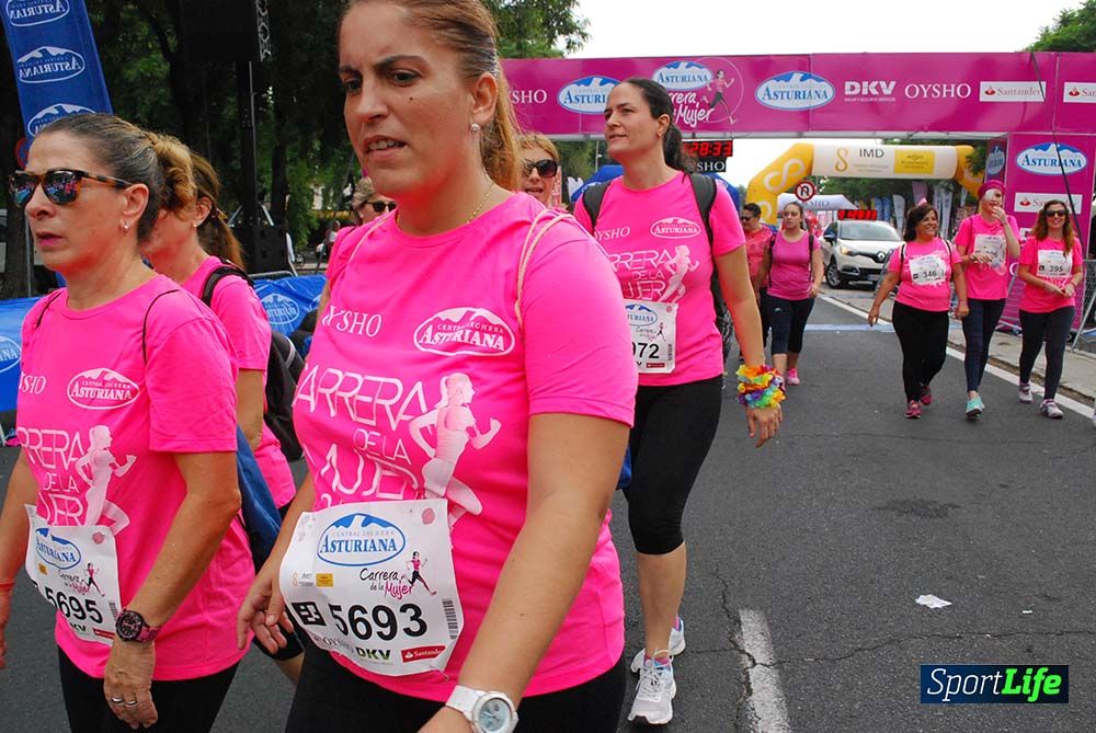 Carrera de la Mujer Sevilla meta 12 (arco derecho) desde 1h23 hasta 1h30
