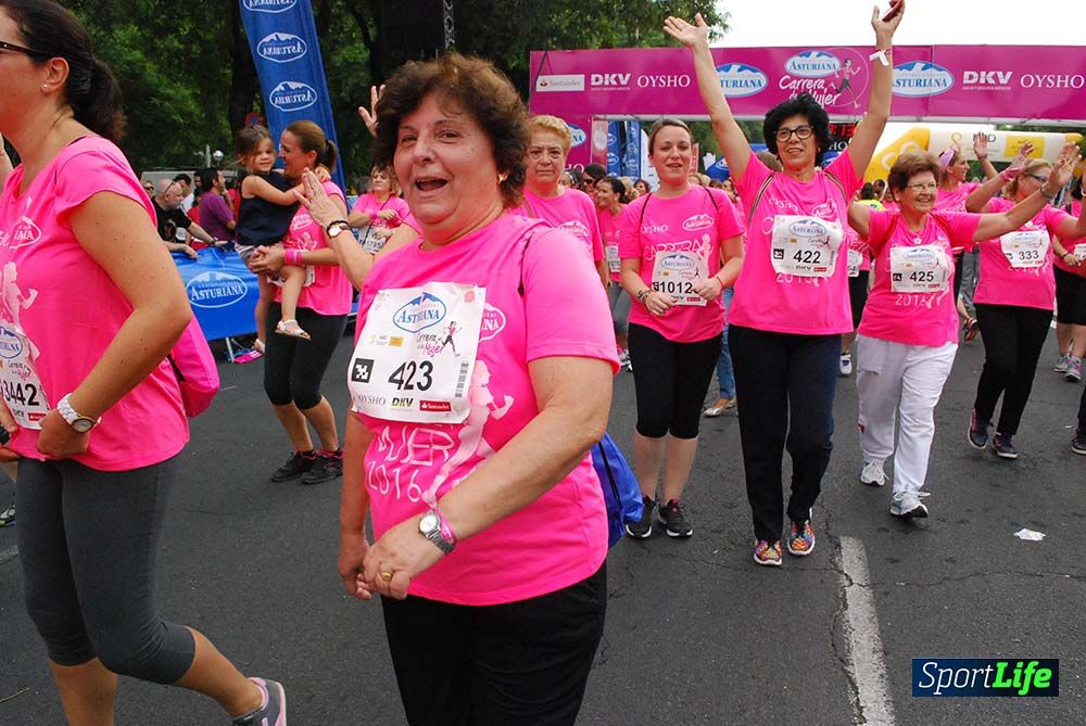 Carrera de la Mujer Sevilla meta 12 (arco derecho) desde 1h23 hasta 1h30