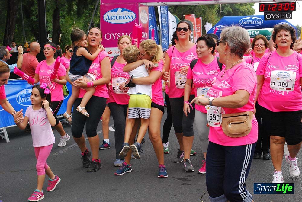 Carrera de la Mujer Sevilla meta 12 (arco derecho) desde 1h23 hasta 1h30