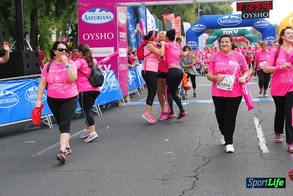 Carrera de la Mujer Sevilla meta 12 (arco derecho) desde 1h23 hasta 1h30