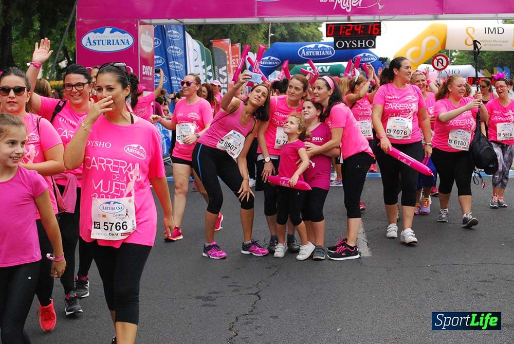 Carrera de la Mujer Sevilla meta 12 (arco derecho) desde 1h23 hasta 1h30