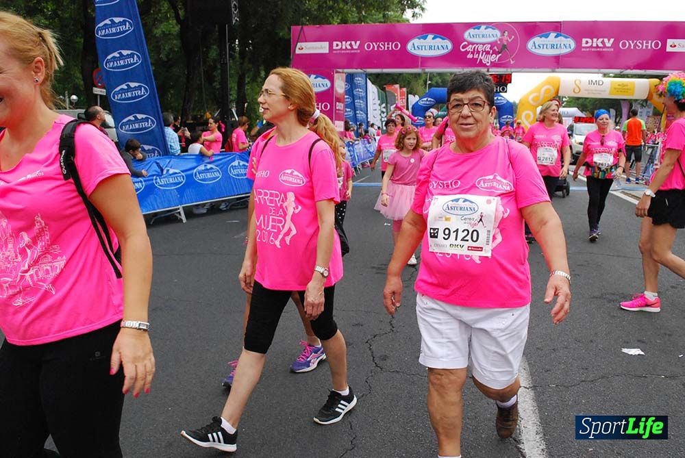 Carrera de la Mujer Sevilla meta 12 (arco derecho) desde 1h23 hasta 1h30
