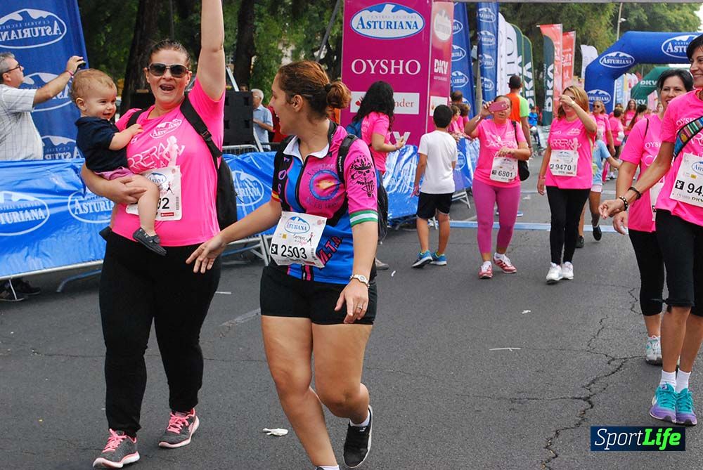 Carrera de la Mujer Sevilla meta 12 (arco derecho) desde 1h23 hasta 1h30