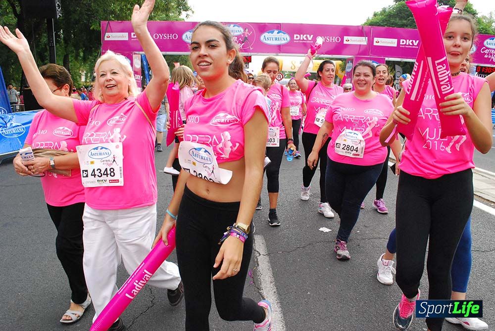 Carrera de la Mujer Sevilla meta 13 (arco derecho) desde 1h 30 hasta 1h 38