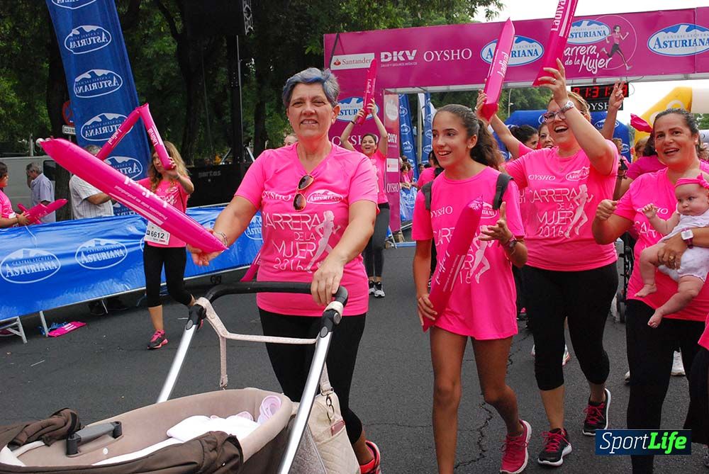 Carrera de la Mujer Sevilla meta 13 (arco derecho) desde 1h 30 hasta 1h 38