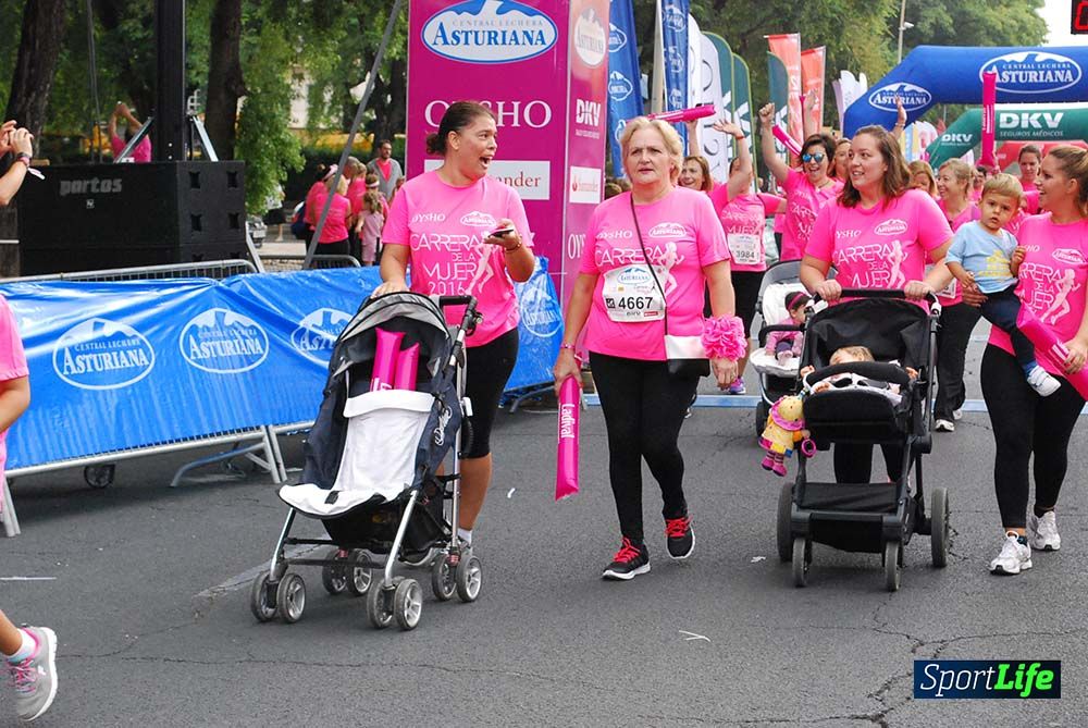 Carrera de la Mujer Sevilla meta 13 (arco derecho) desde 1h 30 hasta 1h 38