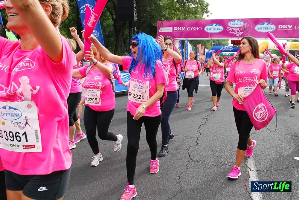 Carrera de la Mujer Sevilla meta 13 (arco derecho) desde 1h 30 hasta 1h 38
