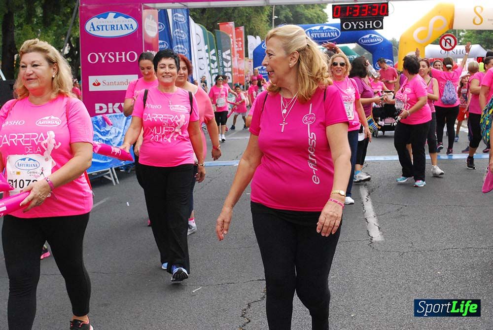 Carrera de la Mujer Sevilla meta 13 (arco derecho) desde 1h 30 hasta 1h 38
