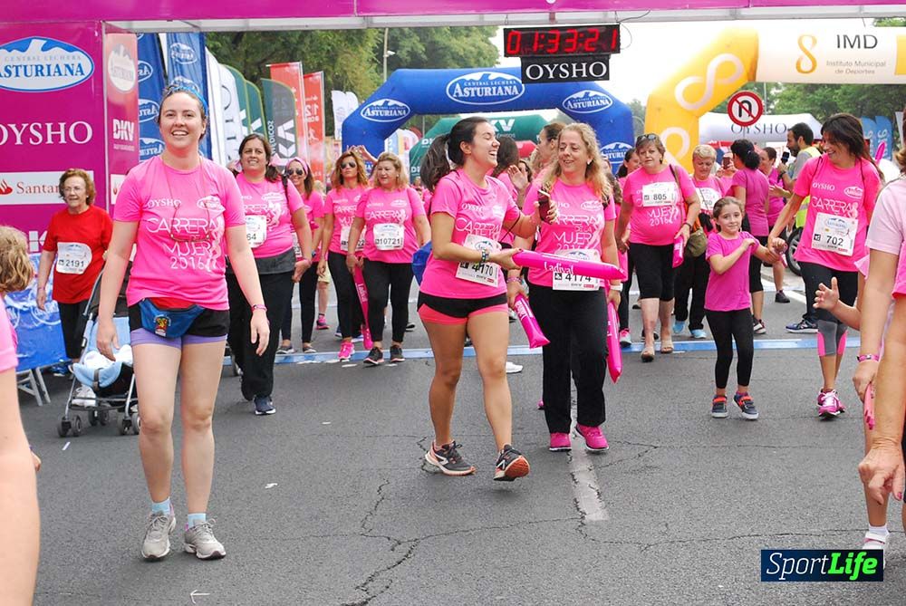 Carrera de la Mujer Sevilla meta 13 (arco derecho) desde 1h 30 hasta 1h 38
