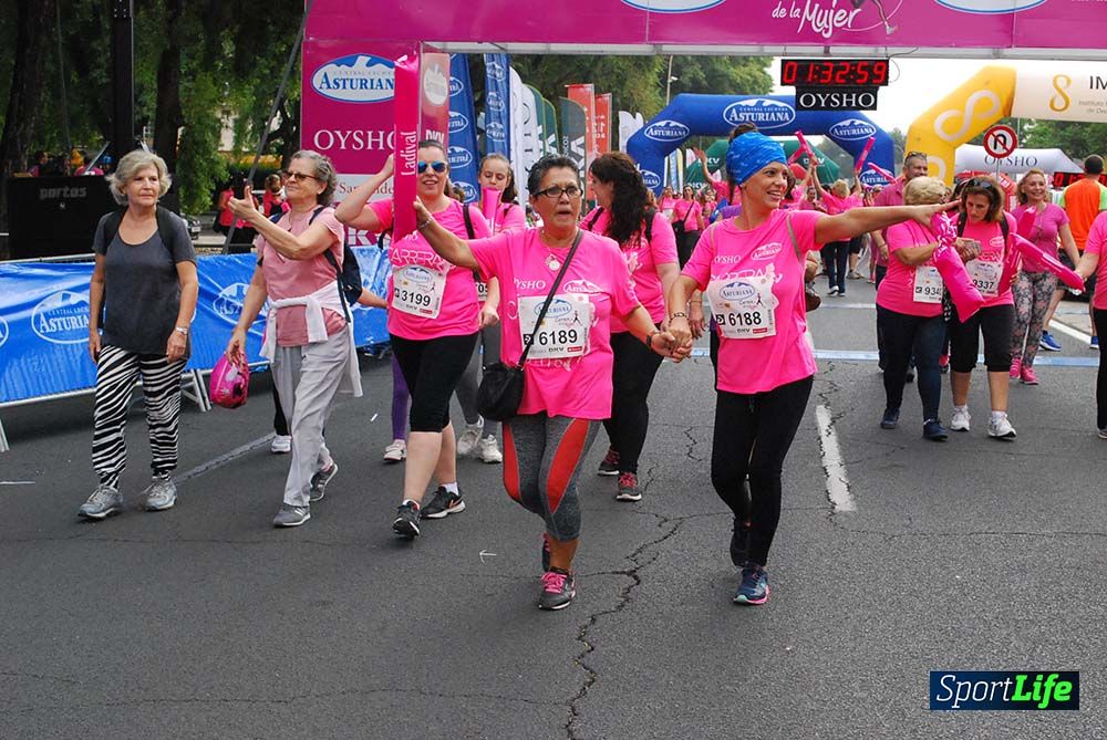 Carrera de la Mujer Sevilla meta 13 (arco derecho) desde 1h 30 hasta 1h 38