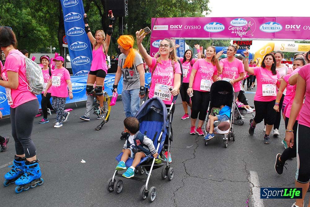 Carrera de la Mujer Sevilla meta 13 (arco derecho) desde 1h 30 hasta 1h 38