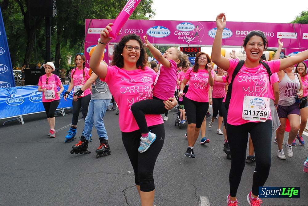 Carrera de la Mujer Sevilla meta 13 (arco derecho) desde 1h 30 hasta 1h 38