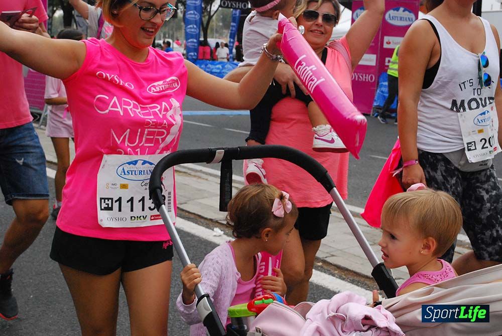 Carrera de la Mujer Sevilla meta 13 (arco derecho) desde 1h 30 hasta 1h 38