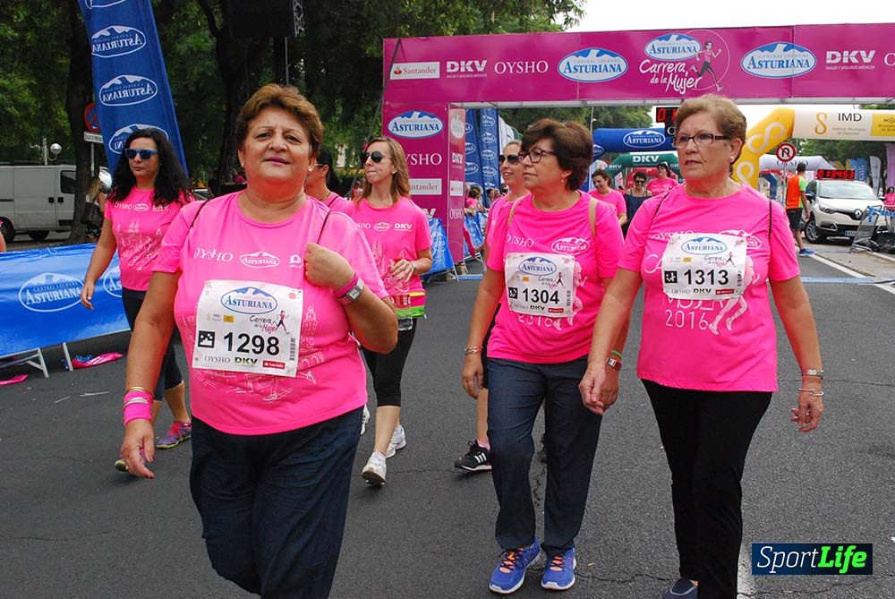 Carrera de la Mujer Sevilla meta 13 (arco derecho) desde 1h 30 hasta 1h 38