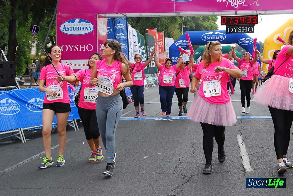 Carrera de la Mujer Sevilla meta 13 (arco derecho) desde 1h 30 hasta 1h 38