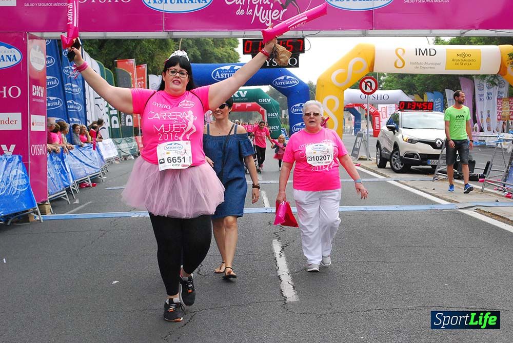 Carrera de la Mujer Sevilla meta 13 (arco derecho) desde 1h 30 hasta 1h 38