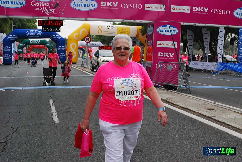 Carrera de la Mujer Sevilla meta 13 (arco derecho) desde 1h 30 hasta 1h 38