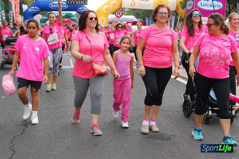 Carrera de la Mujer Sevilla meta 13 (arco derecho) desde 1h 30 hasta 1h 38
