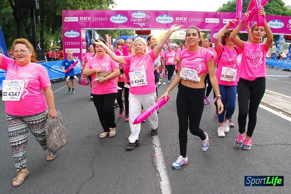 Carrera de la Mujer Sevilla meta 13 (arco derecho) desde 1h 30 hasta 1h 38